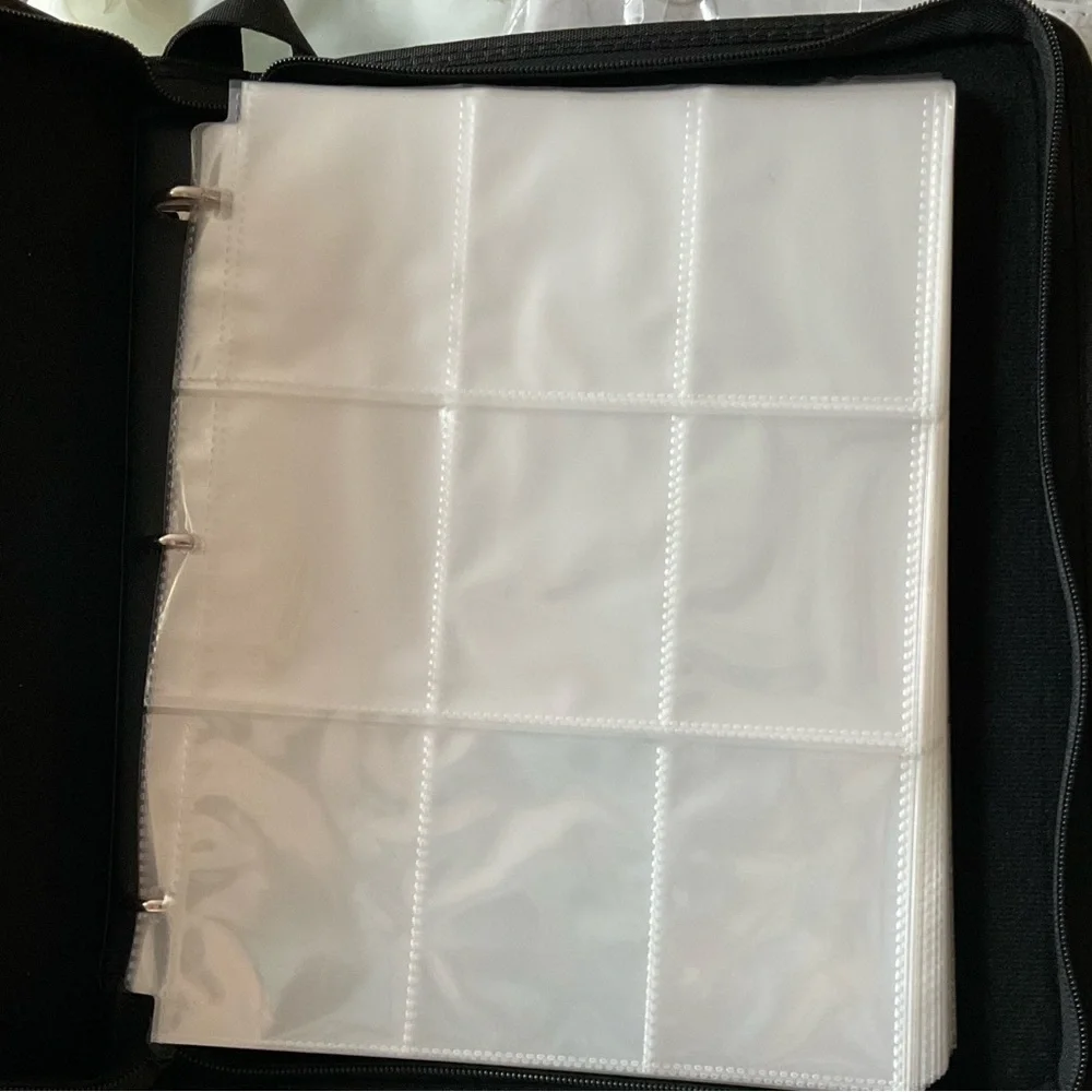 Baseball Themed Trading Card Binder.450 Card Slots Zip Around/Handle 10.5 X 13”